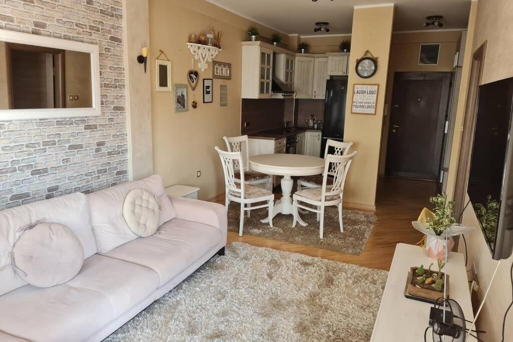 Lux Apartment Rose Kragujevac Exterior photo